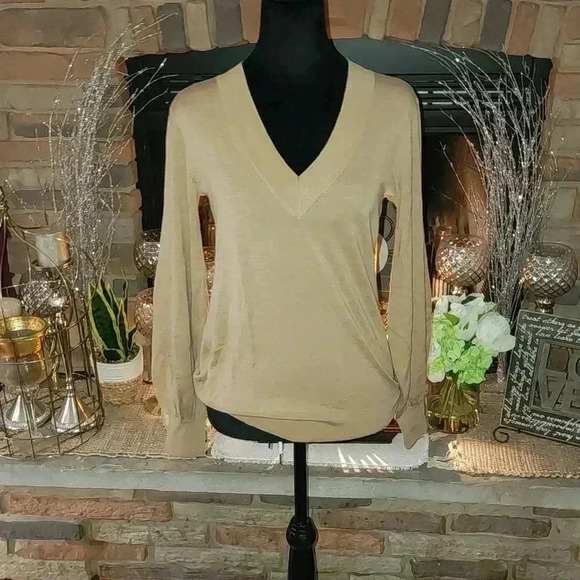 Trina Turk 100% Merino Wool Sweater - Picture 4 of 5
